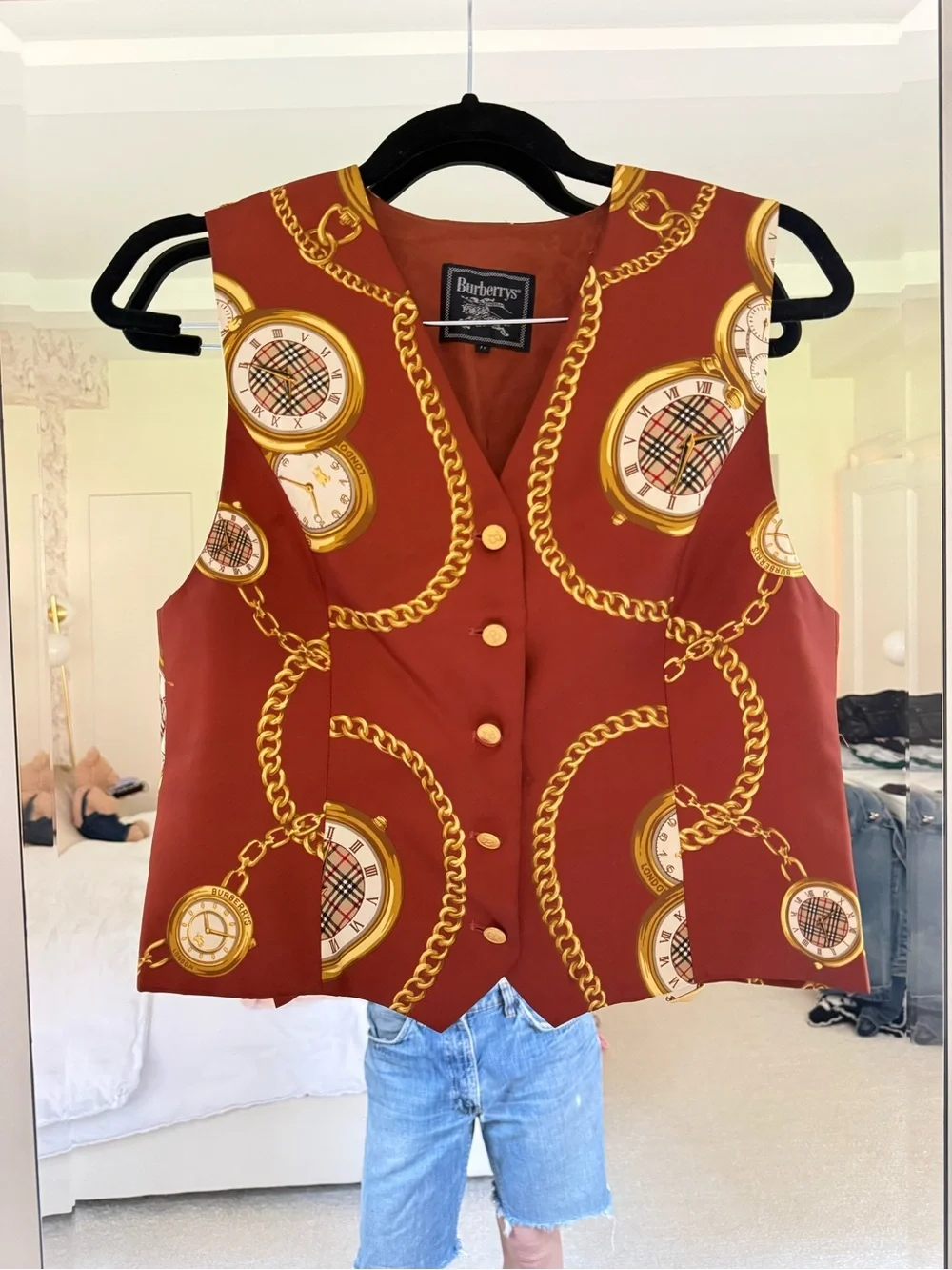 Vintage 80s Burberrys’ silk vest - Picture 2 of 7